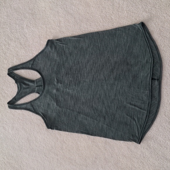lululemon athletica Tops - Lululemon Super Lightweight Athletic Tank Top